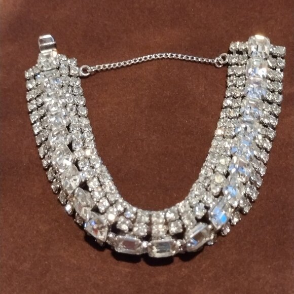 Gorgeous Rhinestone Bracelet - Picture 3 of 7